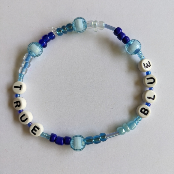 Friendship bracelet - Picture 1 of 1